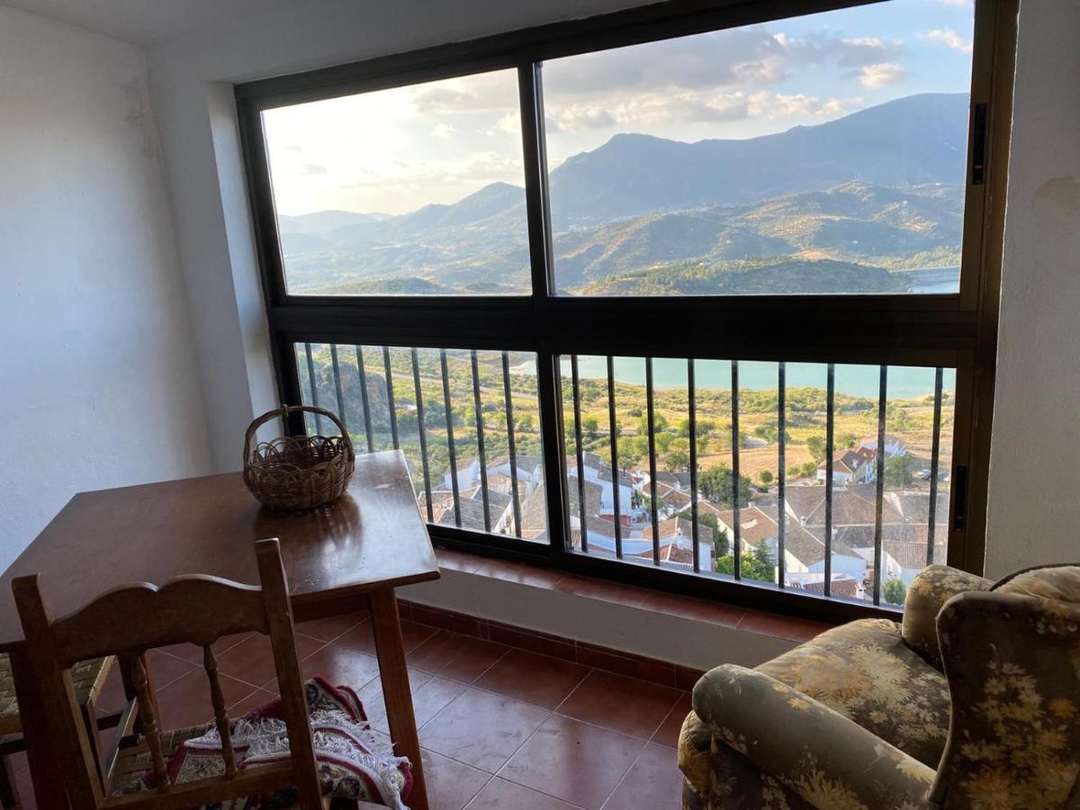 Los Estribos Pensionat Zahara De La Sierra Exteriör bild