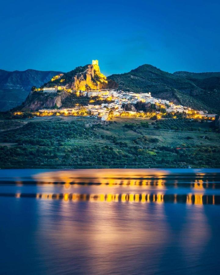 Los Estribos Pensionat Zahara De La Sierra Exteriör bild
